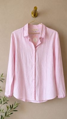 Camicia in lino e cotone ricamata a mano