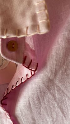 Camicia in lino e cotone ricamata a mano
