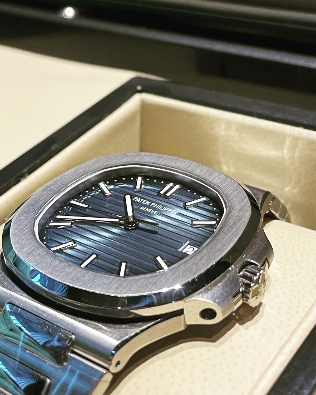 Nautilus Blue dial 5711/1A Super Clone Patek 