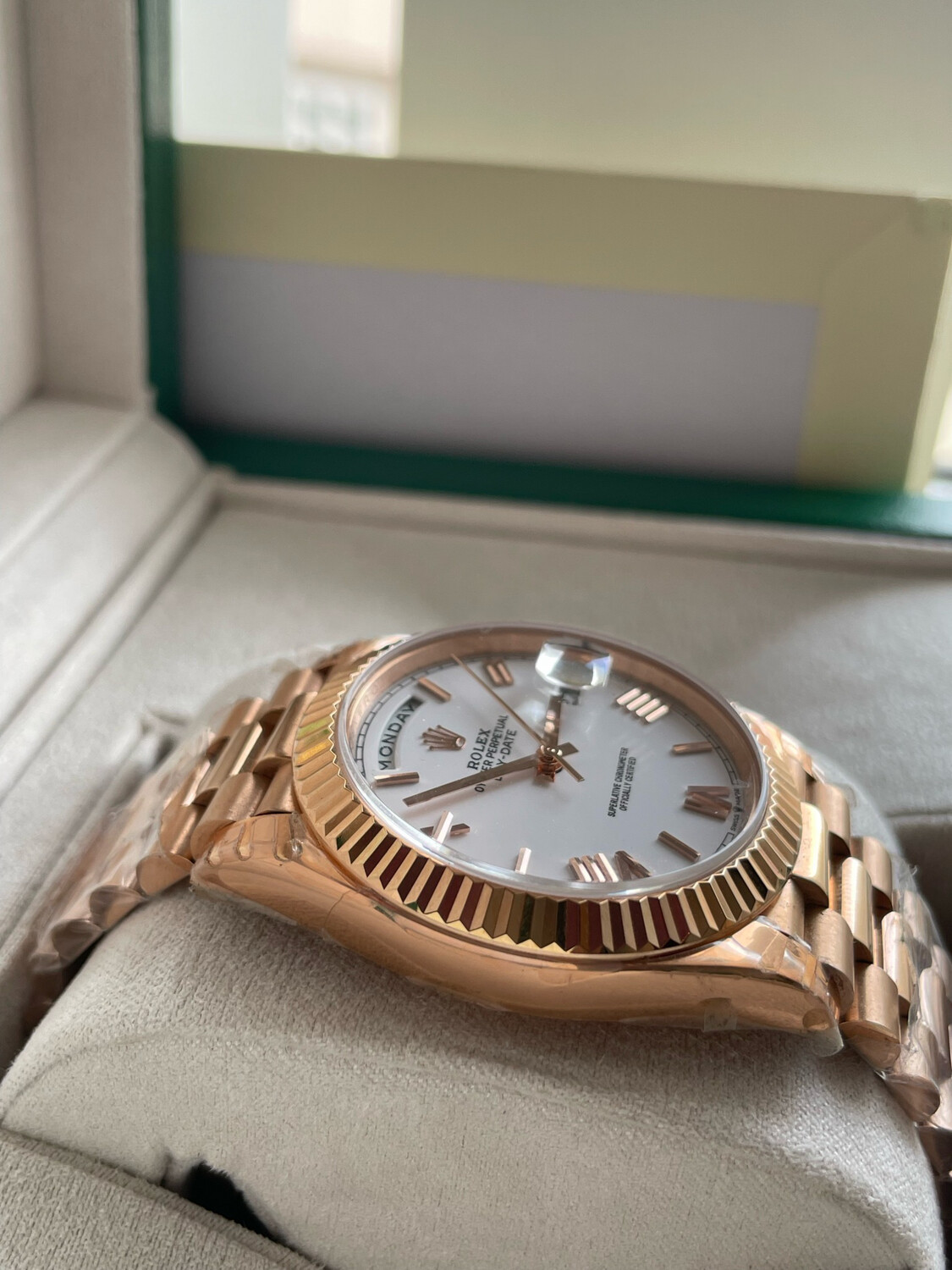 Rolex DayDate 40mm Super Clone, 18k Rose Gold White Dial.