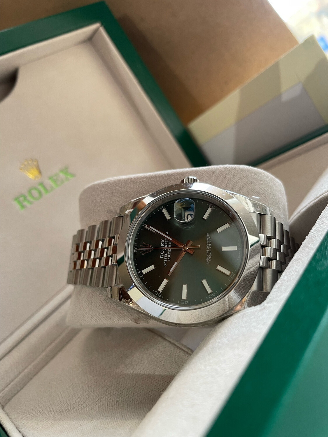 Rolex DJ 41mm | Smooth Bezel | mint green dial | SC