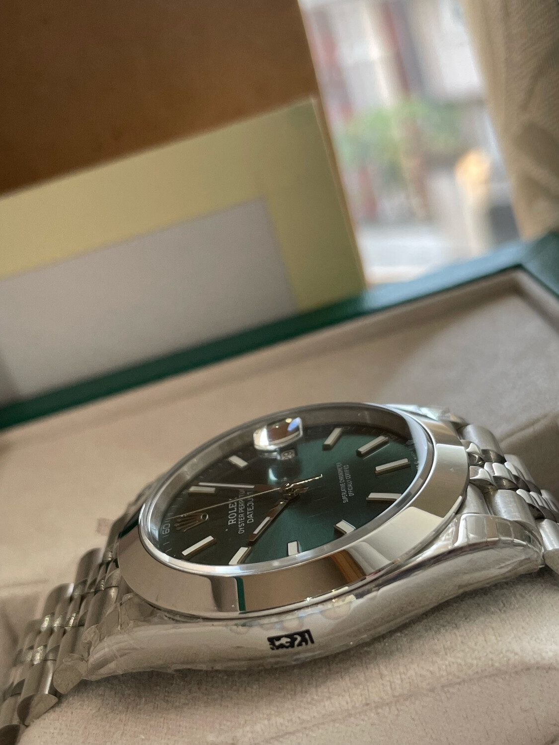 Rolex DJ 41mm | Smooth Bezel | mint green dial | SC