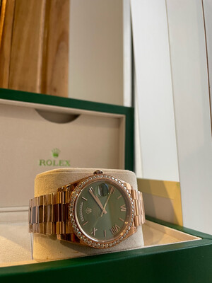 Super Clone Rolex DayDate 40 Everose Gold Plated Diamond Bezel Olive Green Dial 228345RBR