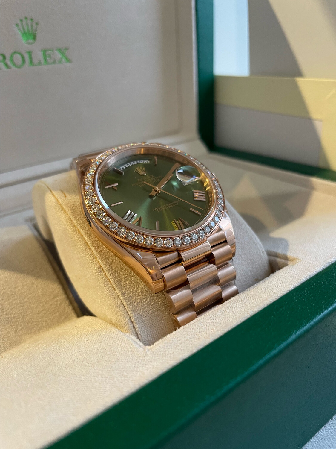 Super Clone Rolex DayDate 40 Everose Gold Plated Diamond Bezel Olive Green Dial 228345RBR