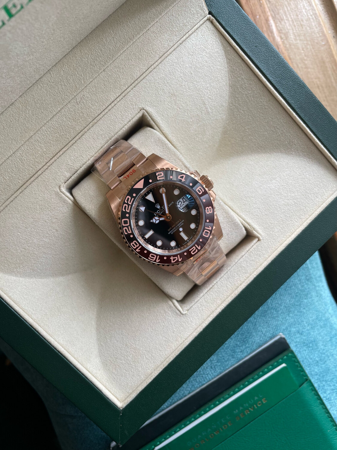 Super-clone Rolex GMT-Master II 126715CHNR “RootBeer” 2022 | Rose Gold Plated