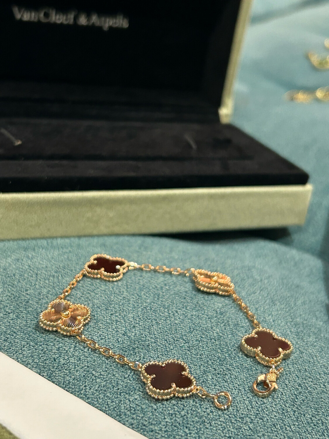 Red Van Cleef &amp; Arpels Bracelet