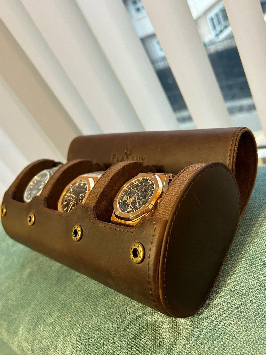 Playlux Travelers Watch Saddle Pouch With 3 Watch Holder