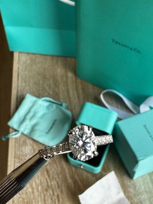 Index 3.0ct cushion white gold