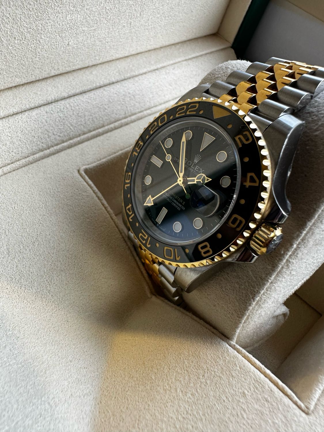 SC Rolex GMT super clone 126713GRNR