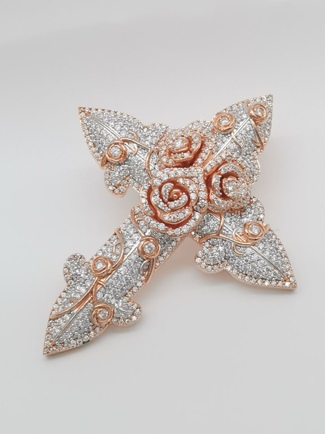 Playlux cross and rose Pendant 
