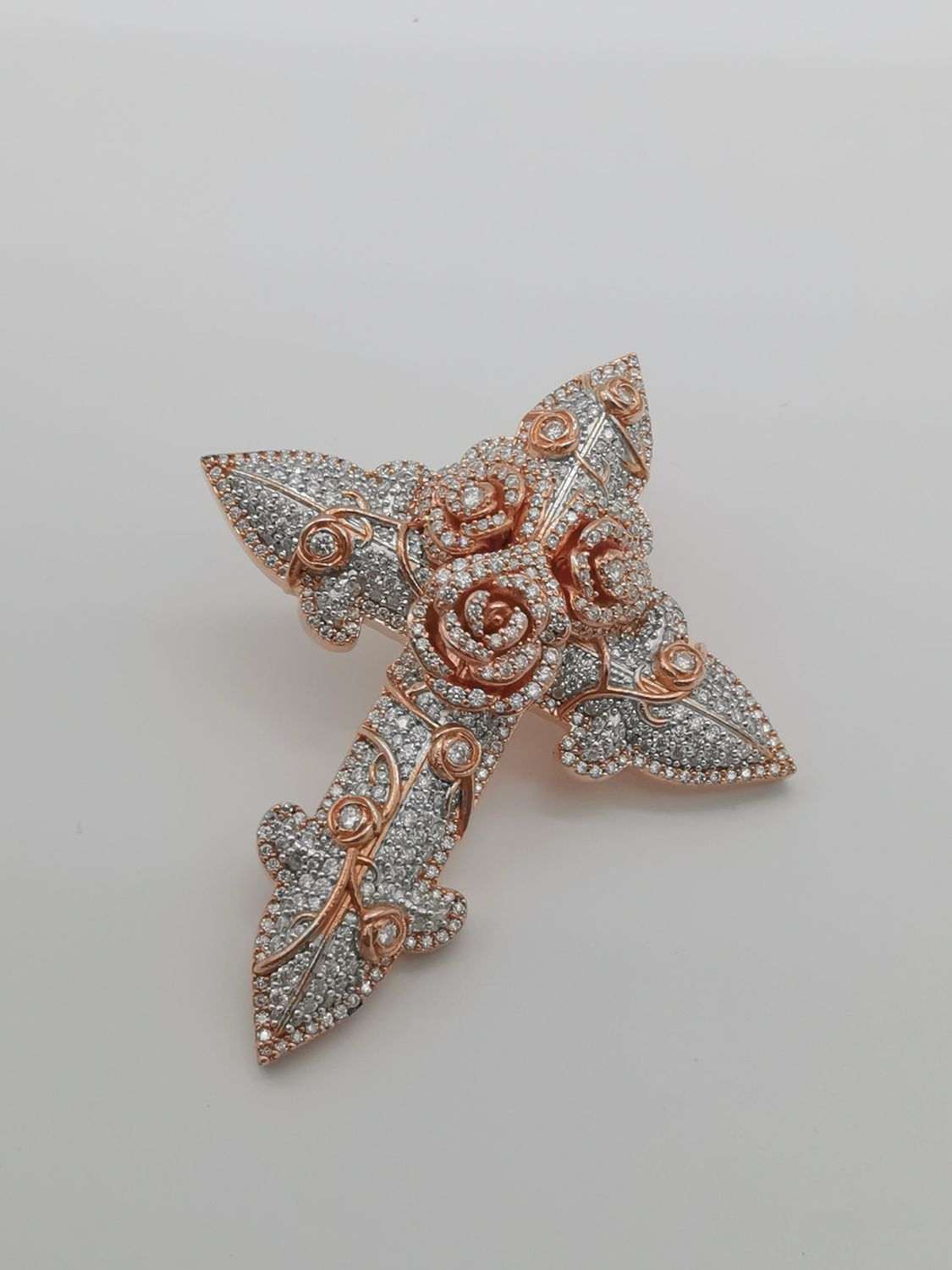 Playlux cross and rose Pendant 