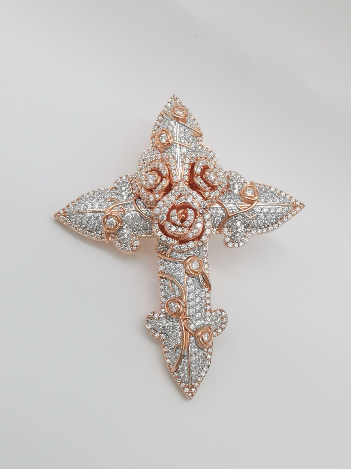 Playlux cross and rose Pendant 