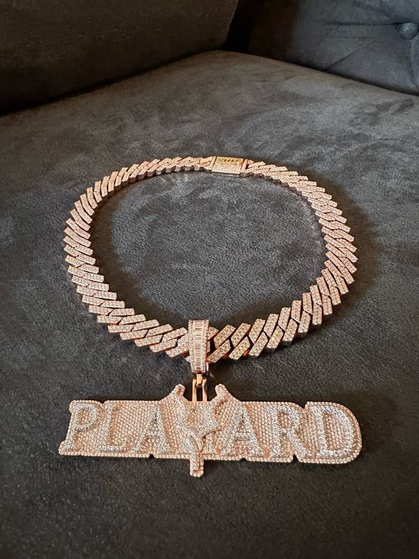 PLAYHARD Pendant and Cuban link