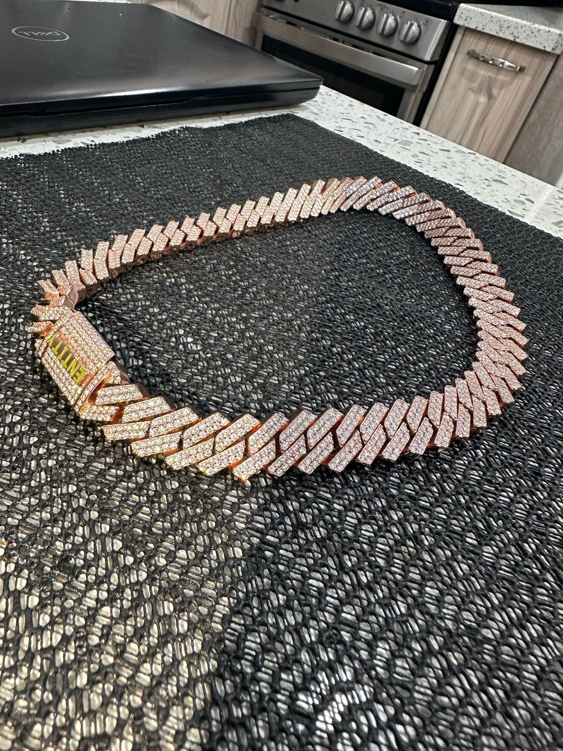 PLAYHARD Pendant and Cuban link
