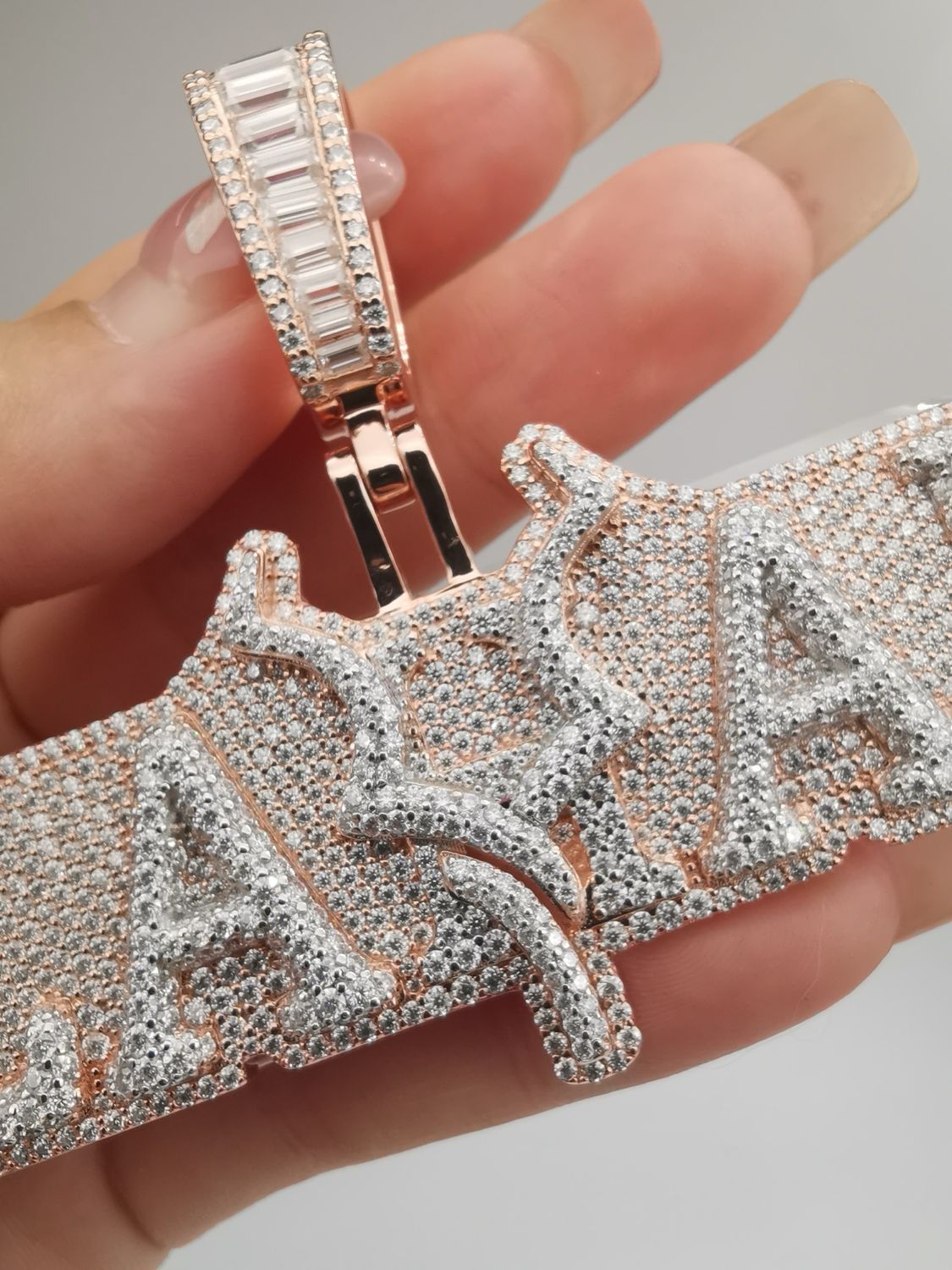 PLAYHARD Pendant and Cuban link