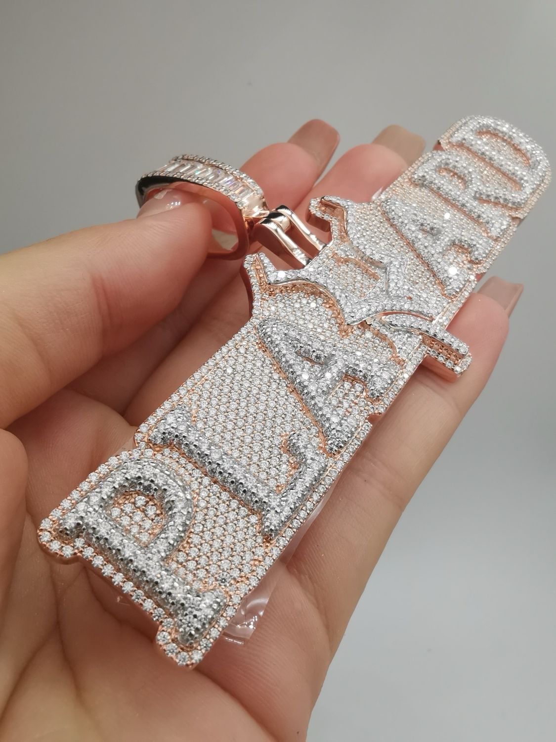 PLAYHARD Pendant and Cuban link