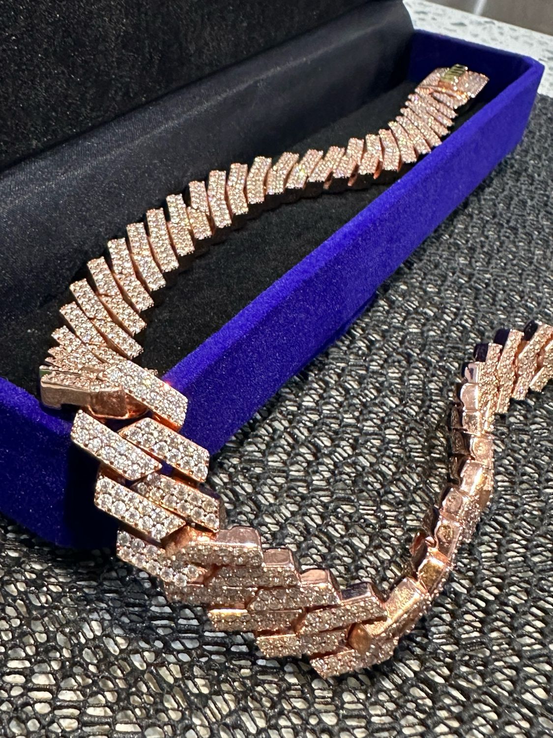 PLAYHARD Pendant and Cuban link