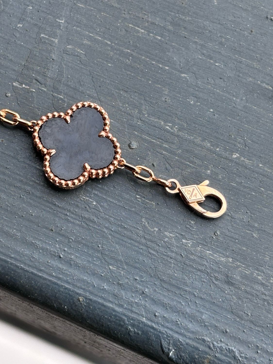 18k Rose gold VCA | Black Alhambra motif 