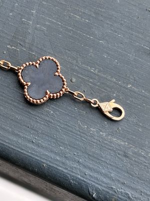 18k Rose gold VCA | Black Alhambra motif 