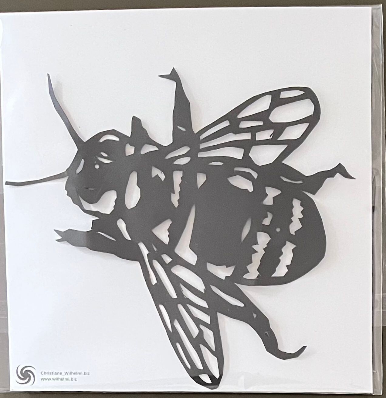 Bee_23, Scherenschnitt