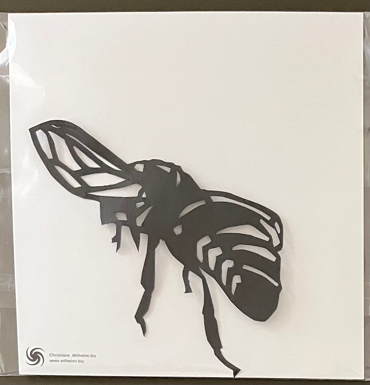 Bee_6, Scherenschnitt