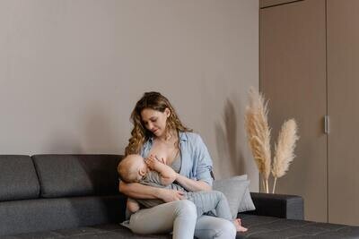 ​5 Essential Breastfeeding Facts Uncovered