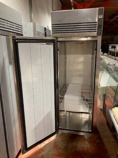 Foster G2 upright fridge EP700H *B Grade*