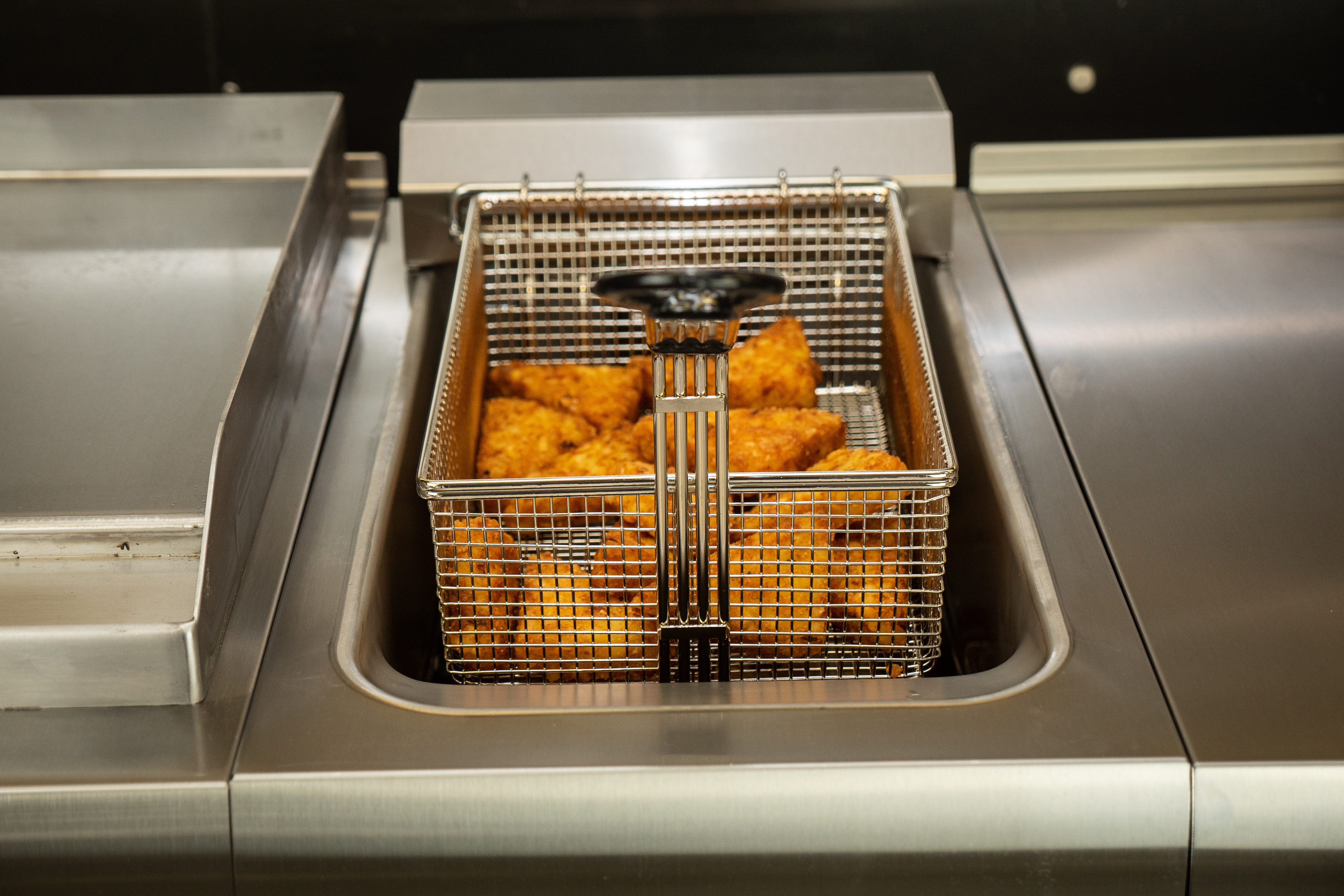 Lincat J6 - Silverlink Electric Free-standing Single Tank Fryer – 1 Basket – W 300 mm – 6.0 kW