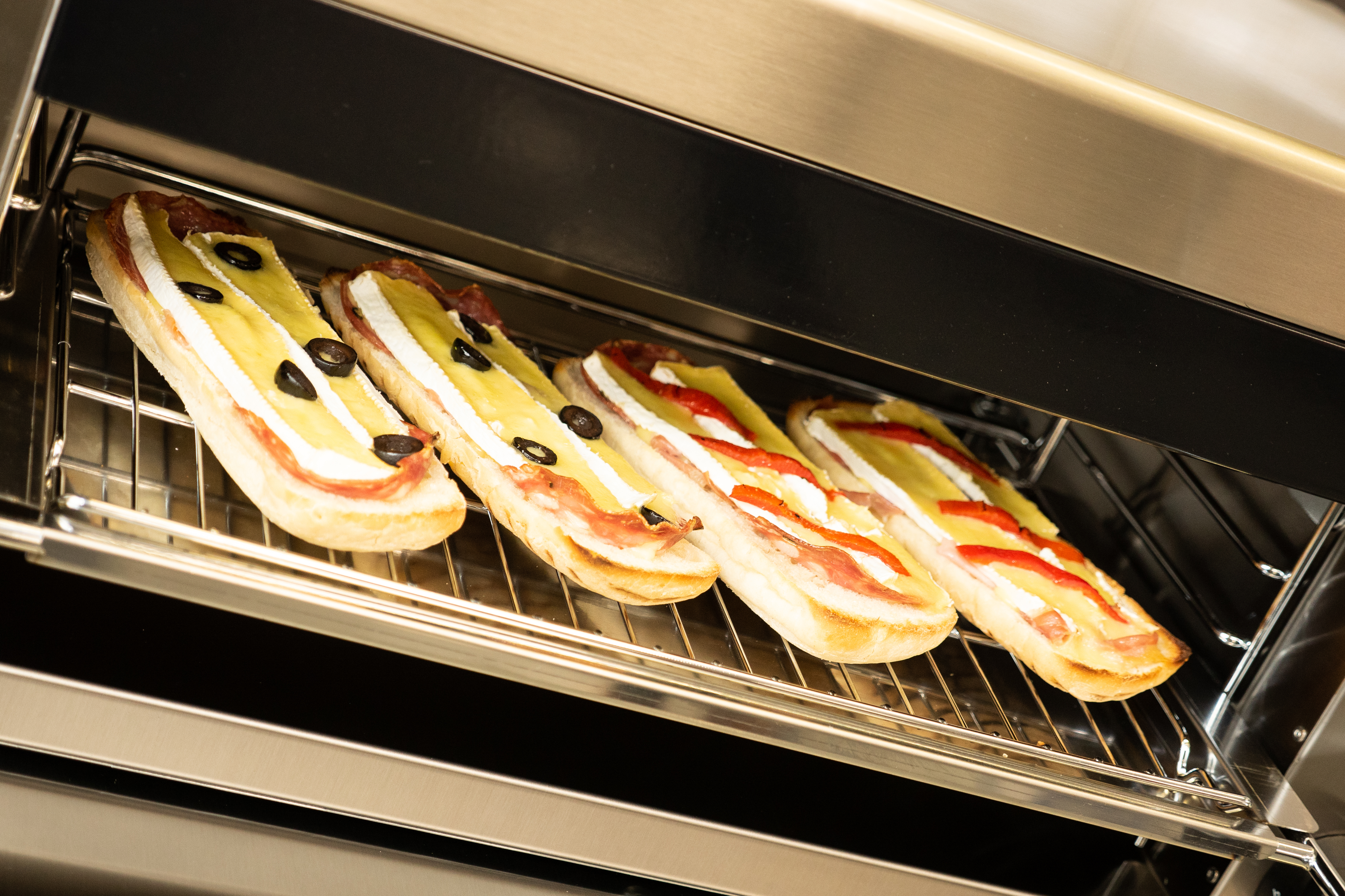 Lincat GR3 - Silverlink Electric Counter-top Salamander Grill – W 600 mm – 2.8 kW