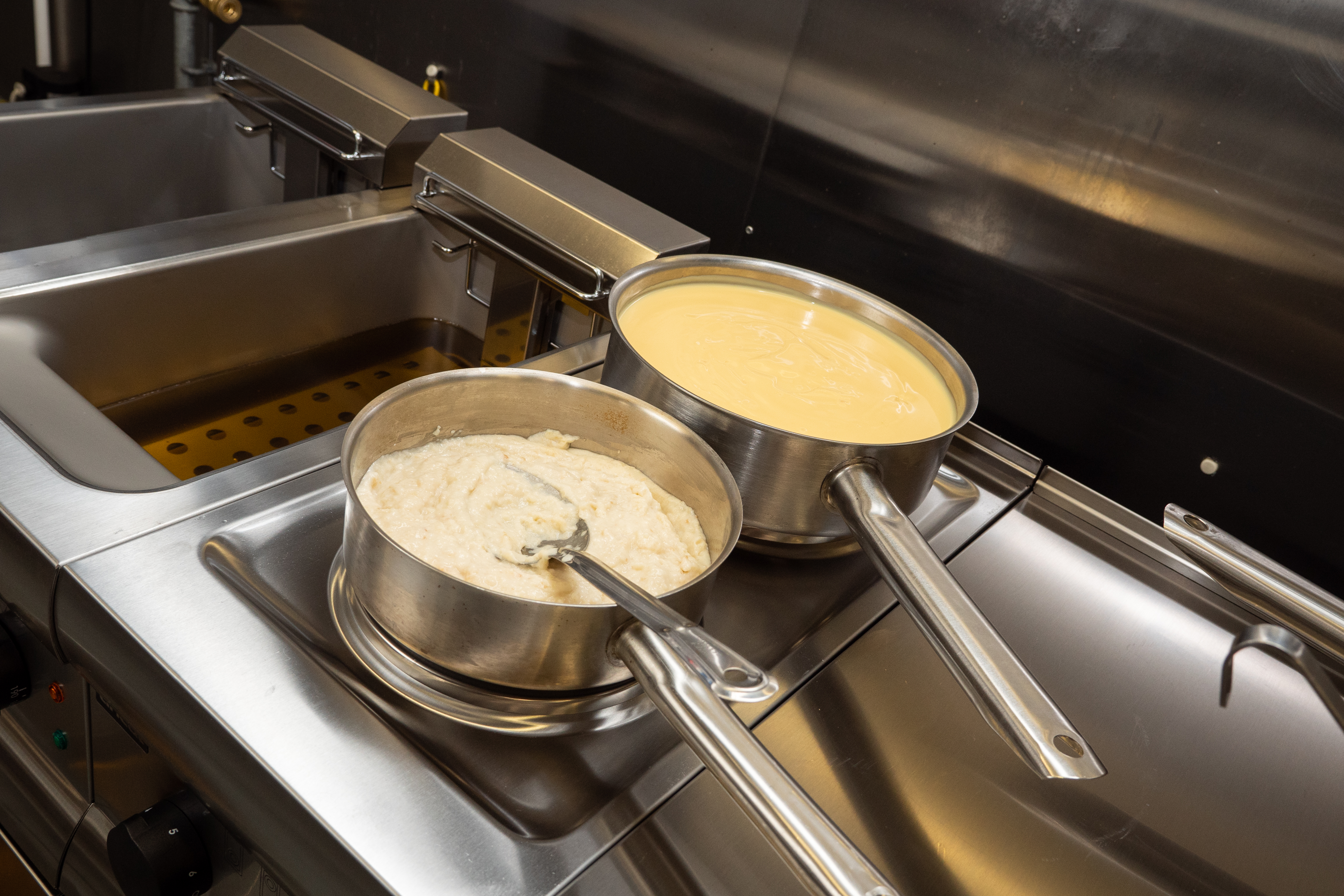 Lincat HT3 - Silverlink Electric Counter-top Boiling Top – 2 Plates – W 300 mm – 3.0 kW