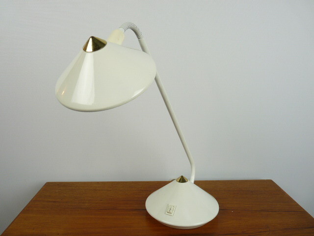 Memphis stijl tafellamp