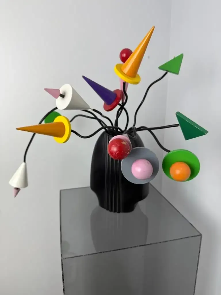 Memphis bloemenboeket Ettore Sottsass-stijl- Italië