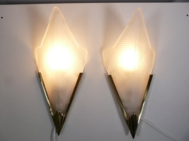 Art deco wall lamps