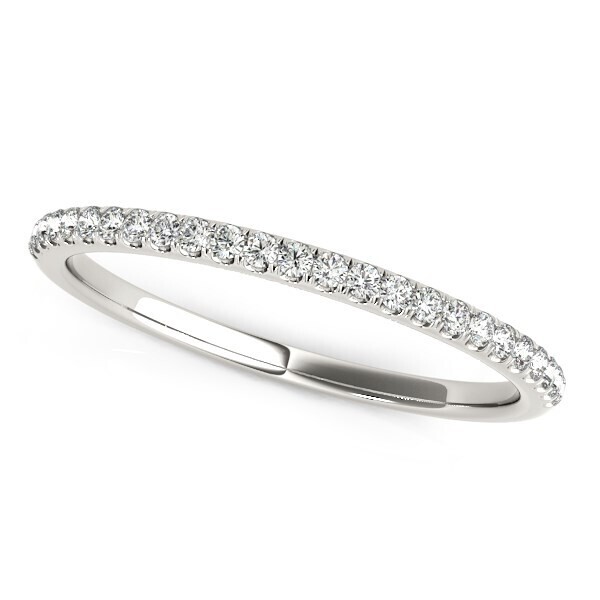 14k White Gold Diamond Wedding Band in Pave Setting (1/8 cttw