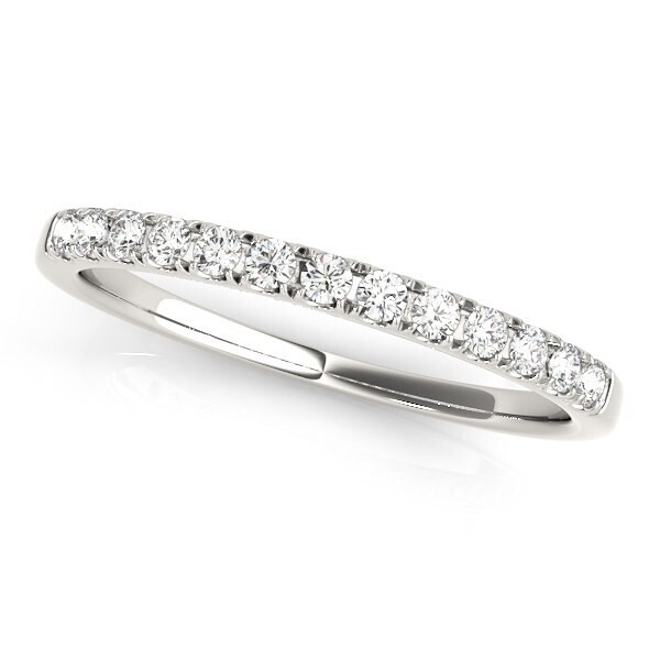 4k White Gold Timeless Diamond Wedding Ring (1/5 cttw)