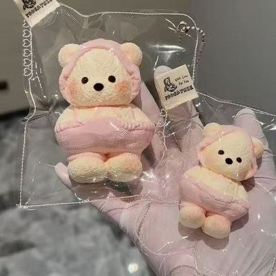 Lina Bear Hands in pocket Taba Squishy