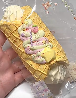 Cream-Filled Crunchy Pie Taba Squishy