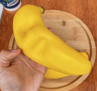 Banana Foam Moist Slow-Rising Squishy Stressrelief Toy