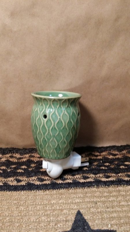 Green and Brown Honeycomb Pattern Ceramic Plug-In Warmer