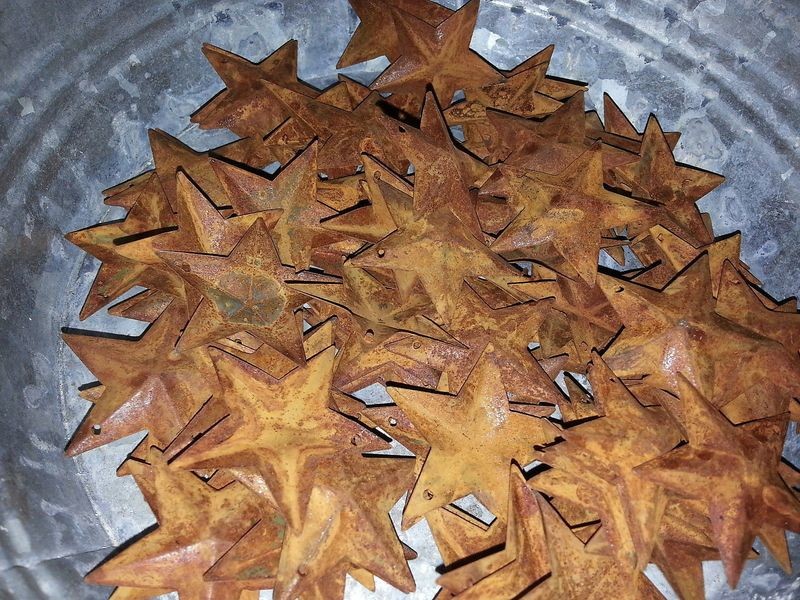 Rusty 1.5" (1-1/2") Country Stars, 3D, Rusted, Hole for Hanging