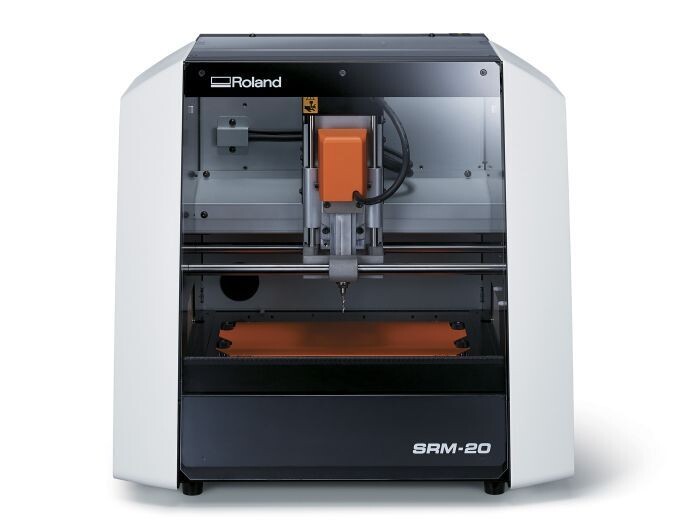 Roland SRM-20 met EKIT engraving