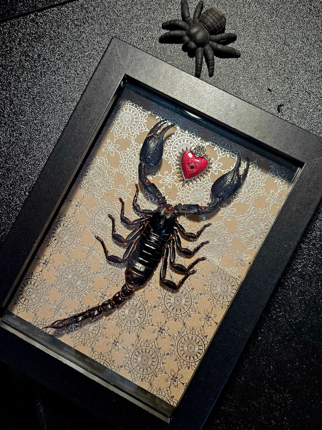 Scorpion &amp; cœur sacré