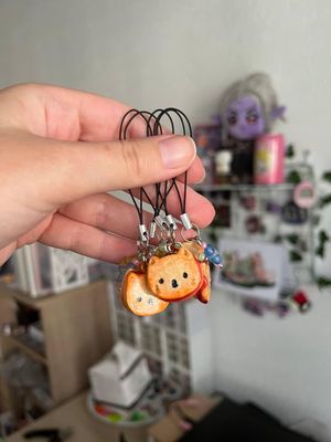 Clay Cat Cookie Phone Charm – Kawaii Cellphone Accessory, Handmade Polymer Clay Charm