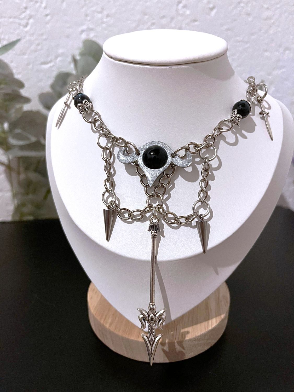Handmade Sharran Shadowheart Necklace