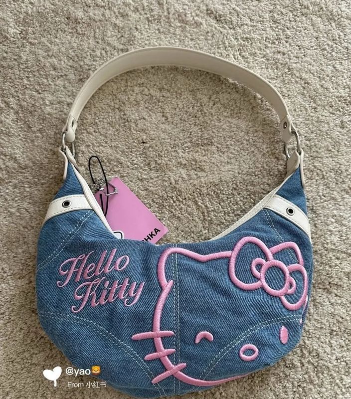 جنطة كيتي جينز