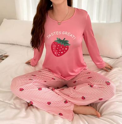 بجامة الفراولة