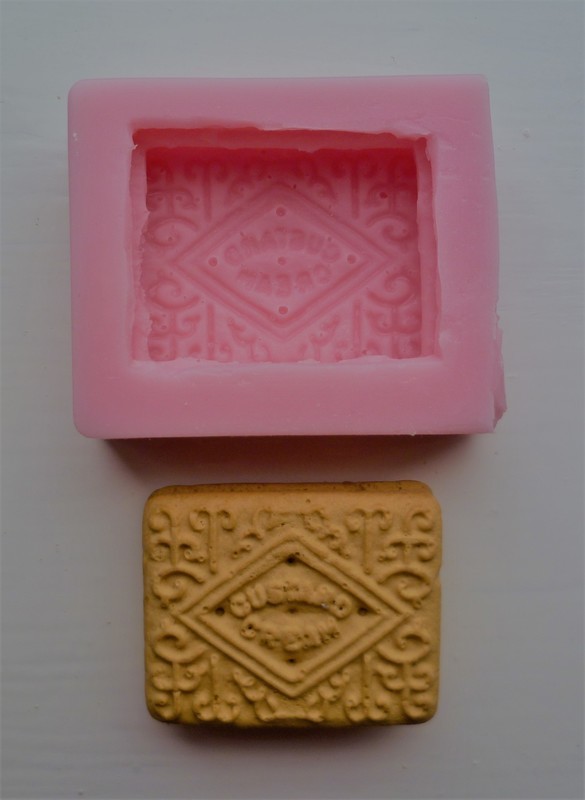 CUSTARD CREAM 001 SILICONE MOULD