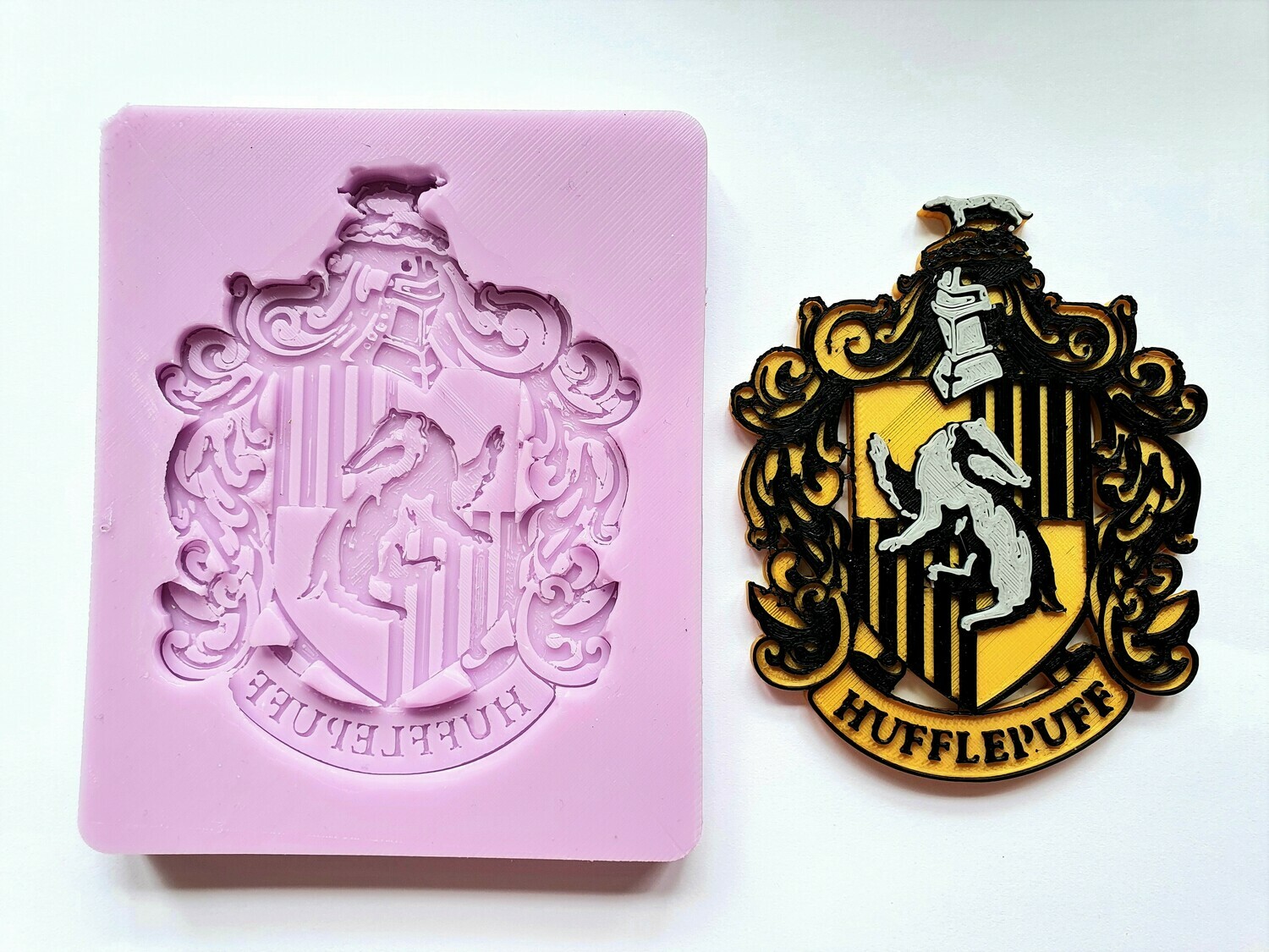 HARRY POTTER INSPIRED HUFFLEPUFF CREST SILICONE MOULD