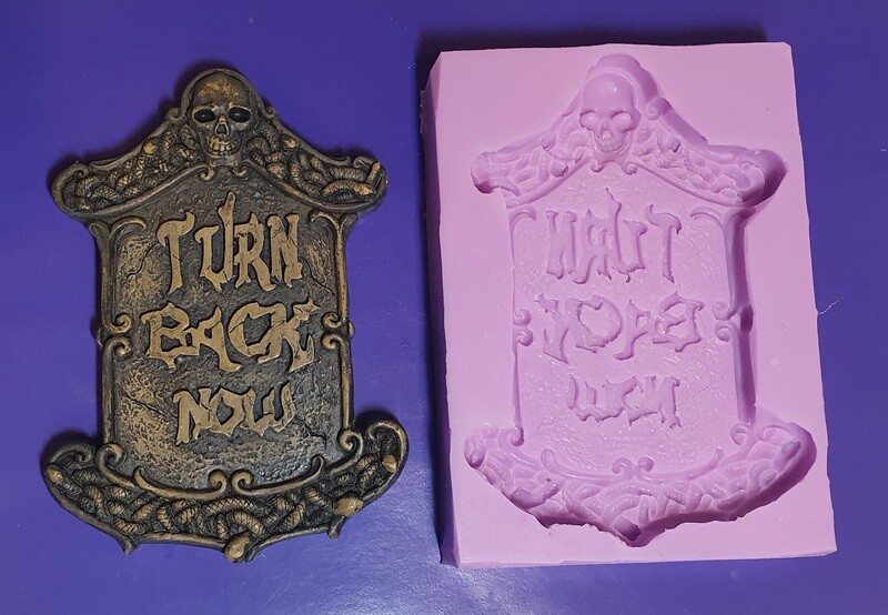 HALLOWEEN SKULL PLAQUE SILICONE MOULD