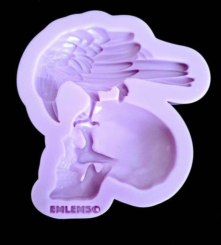 RAVEN ON SKULL GOTHIC SILICONE MOULD